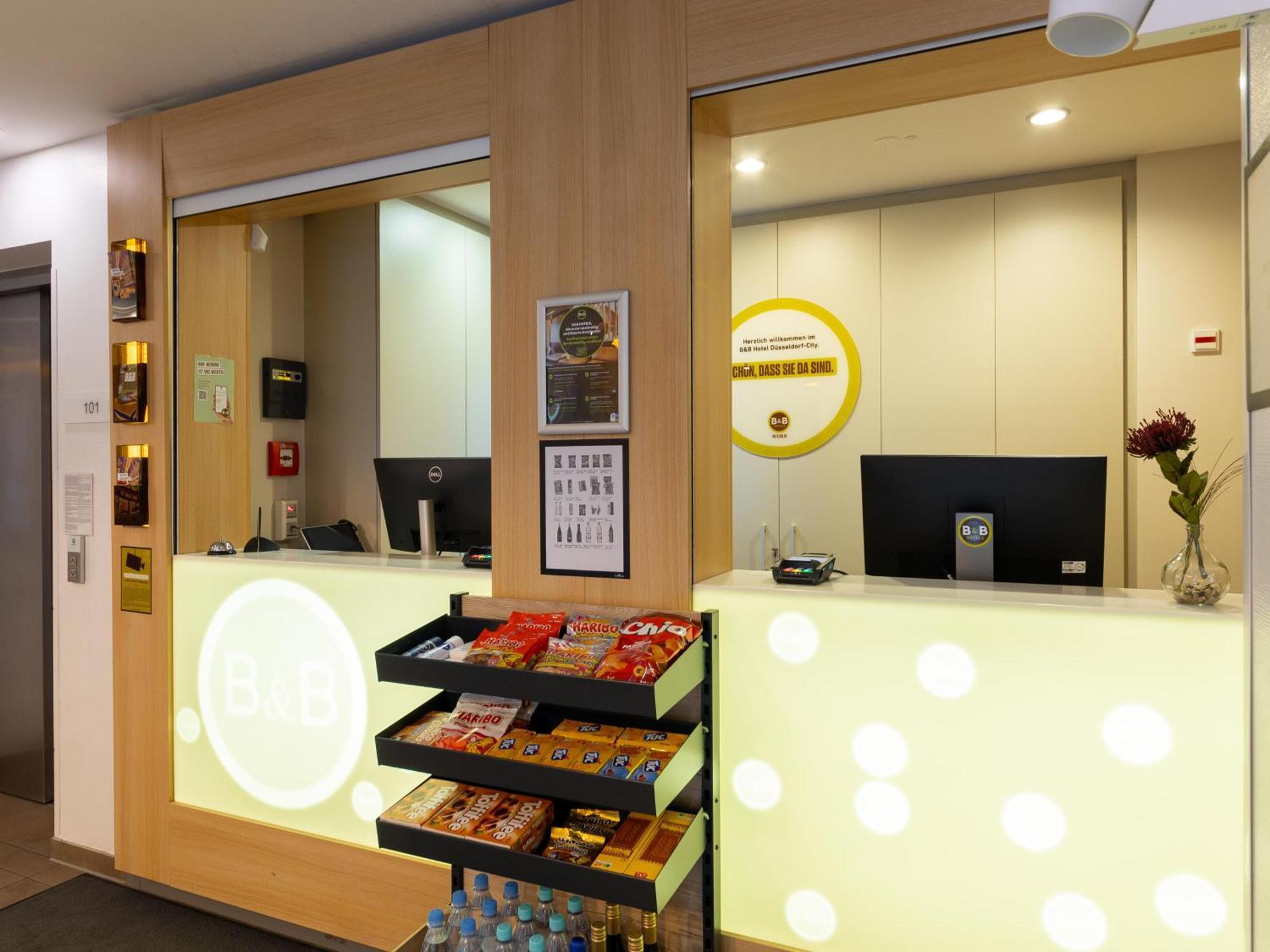 B&B Hotel Duesseldorf-City Екстер'єр фото